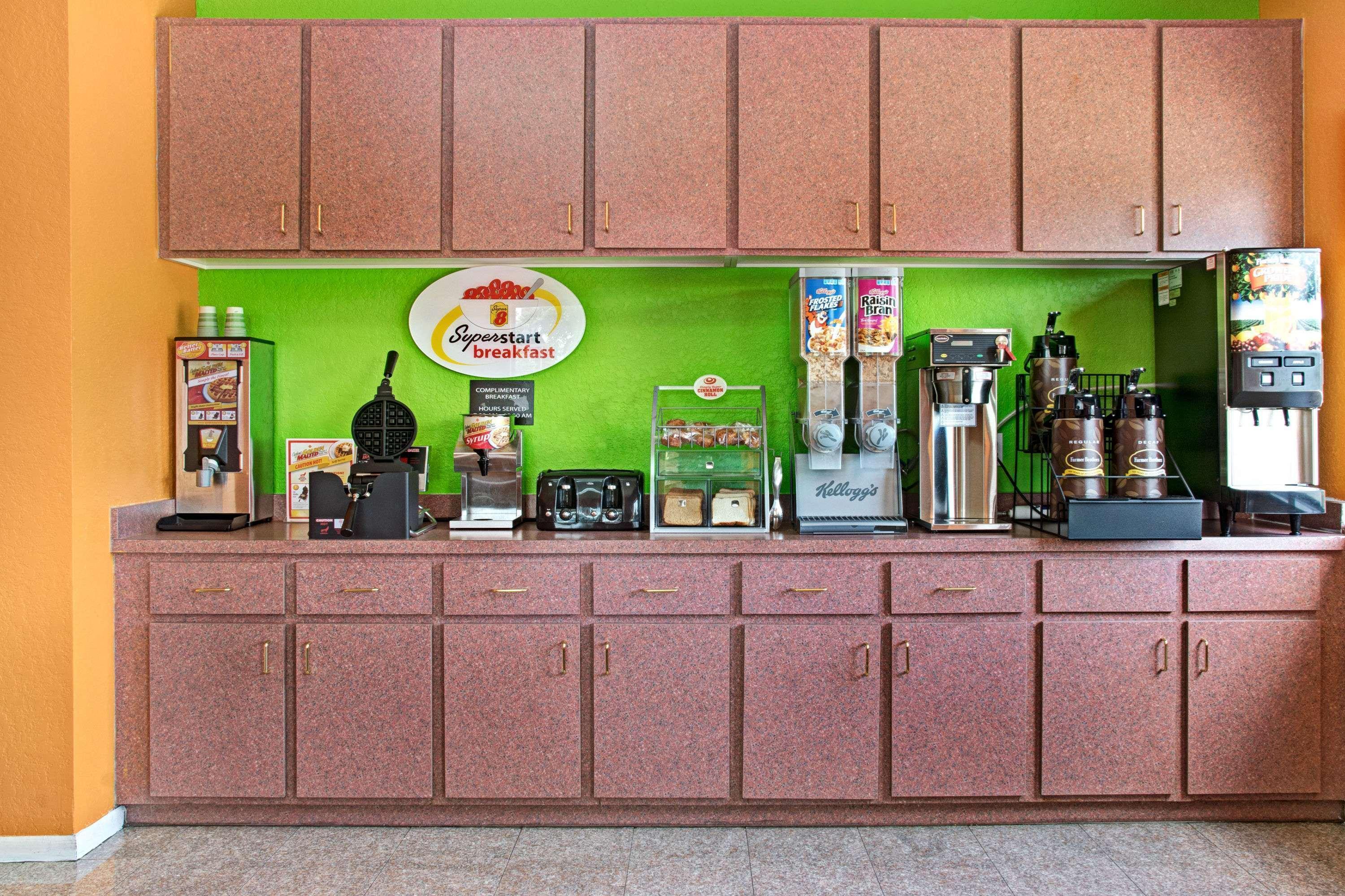 Super 8 By Wyndham Houston/Brookhollow Nw Esterno foto